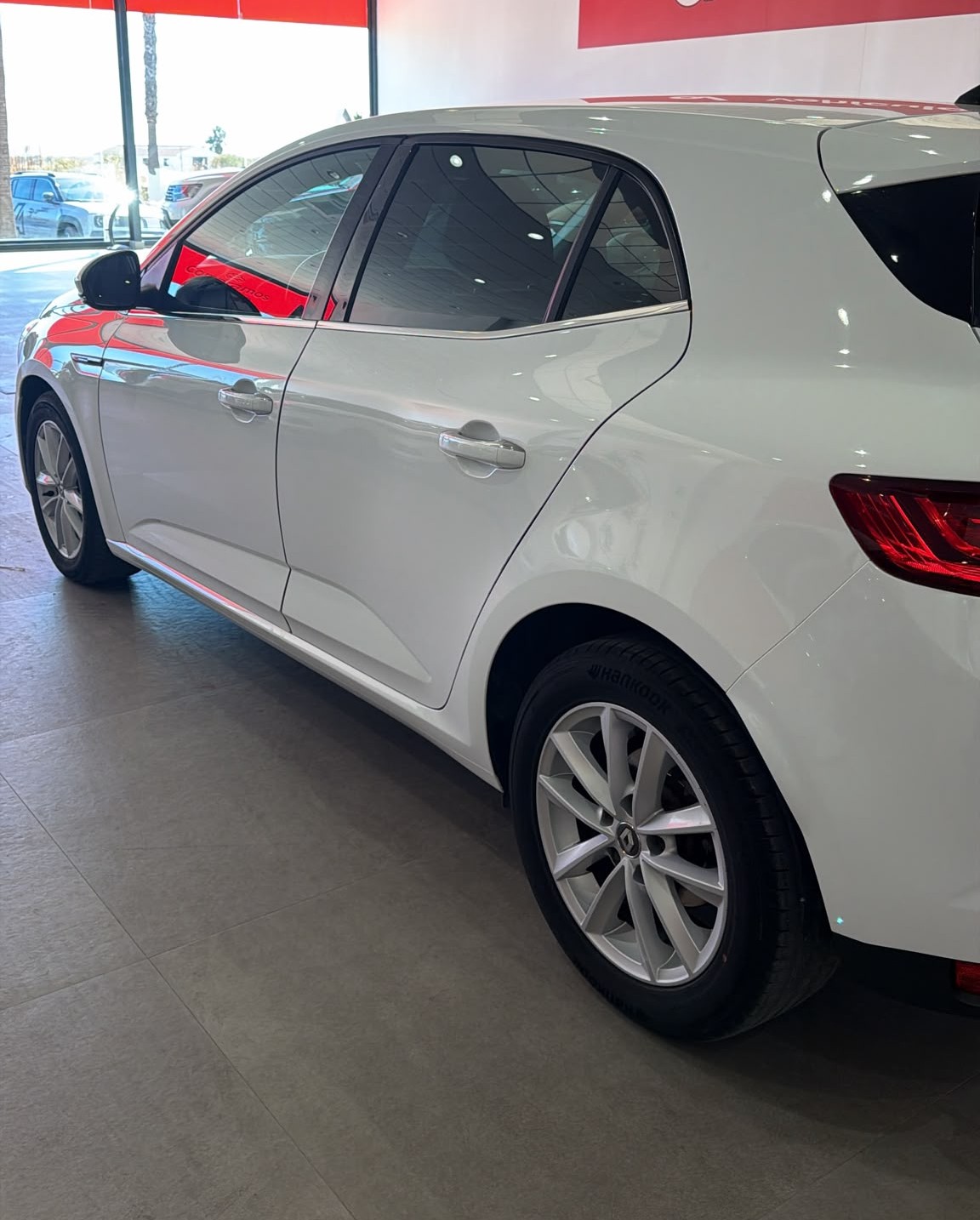 Renault Megane 1.2TCE 130CV INTENSE miniatura 4